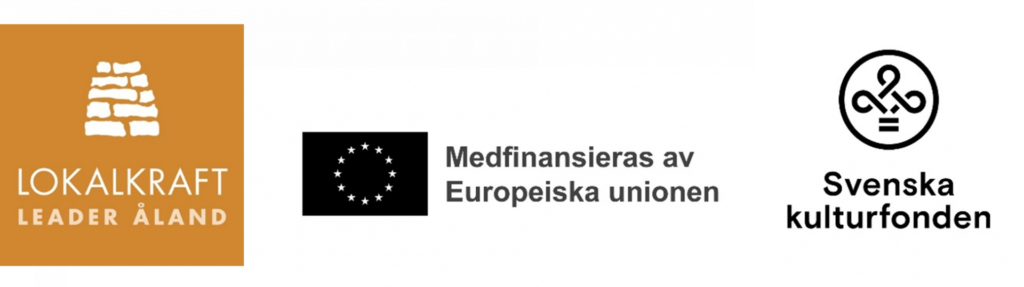 Tre logotyper: Lokalkraft Leader Åland med orange bakgrund och en bild av en stenstapel, EU:s logotyp för medfinansiering med EU-flaggan samt Svenska Kulturfondens svarta symbol med text på vit bakgrund.
